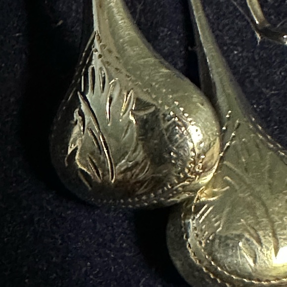 Vintage Sterling Silver Etched Drop Earrings - Picture 3 of 7